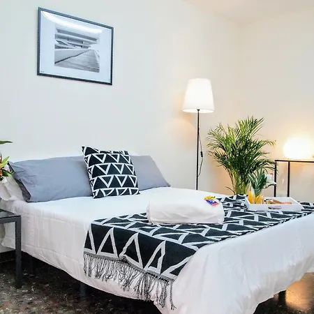 Apartment Valencia Bed & Breakfast 2*